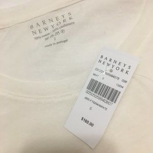 NWTWhite Barneys short sleeve Tee size S /160$ 95$